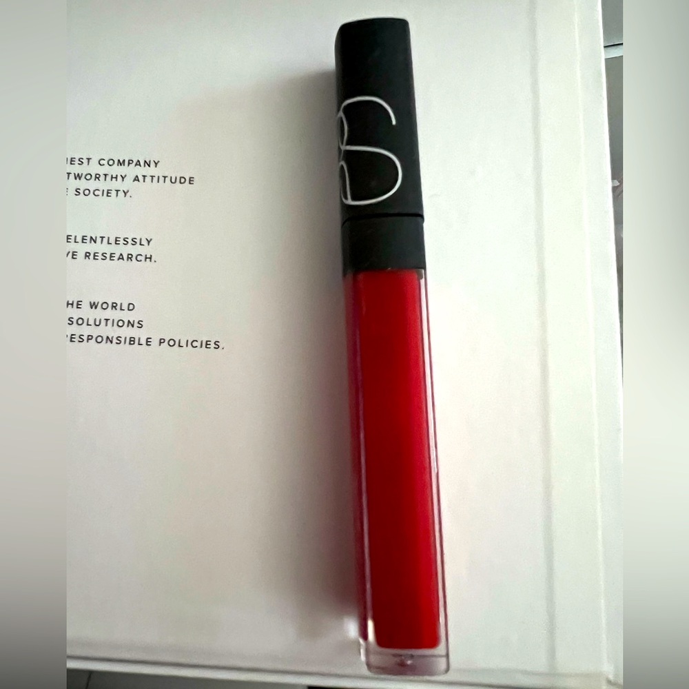NARS liquid lipstick SCANDAL NWOB